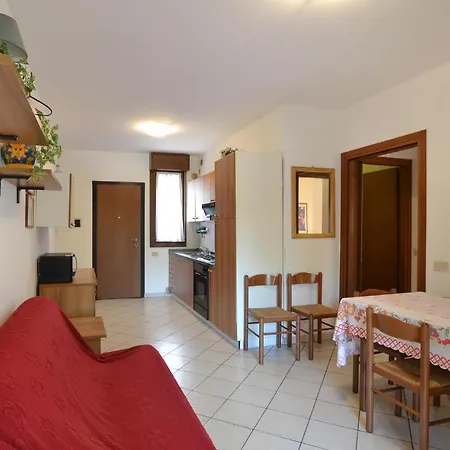 Amazing In With Kitchen Apartment *
